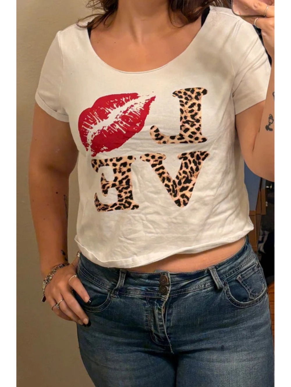 Y2K Trashy Kesha Style White Cropped Tee with Leopard Print Love and Kiss